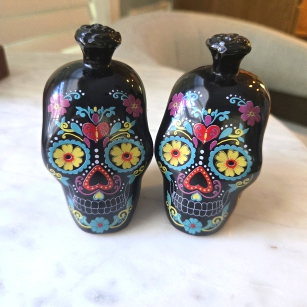 Day of the Dead Skull Salt & Pepper Shakers Set – Colorful Floral Design